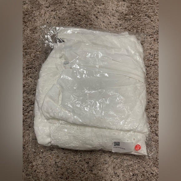 Quaintbrim White California Romper XL - Picture 2 of 6